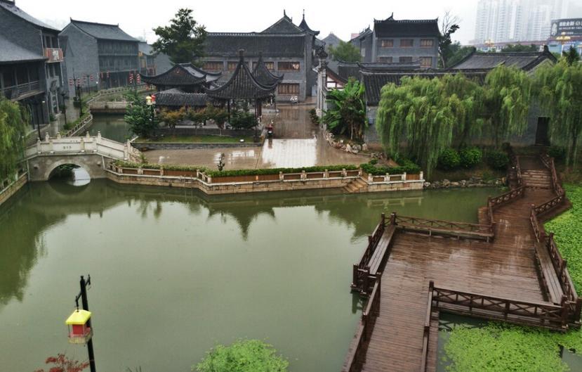 广陵区阳光志愿者协会联合开展“爱心年夜饭共享幸福年”活动